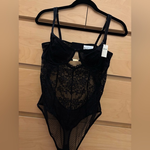 Aerie “Show Off Unlined Lace Bodysuit” - Picture 2 of 6